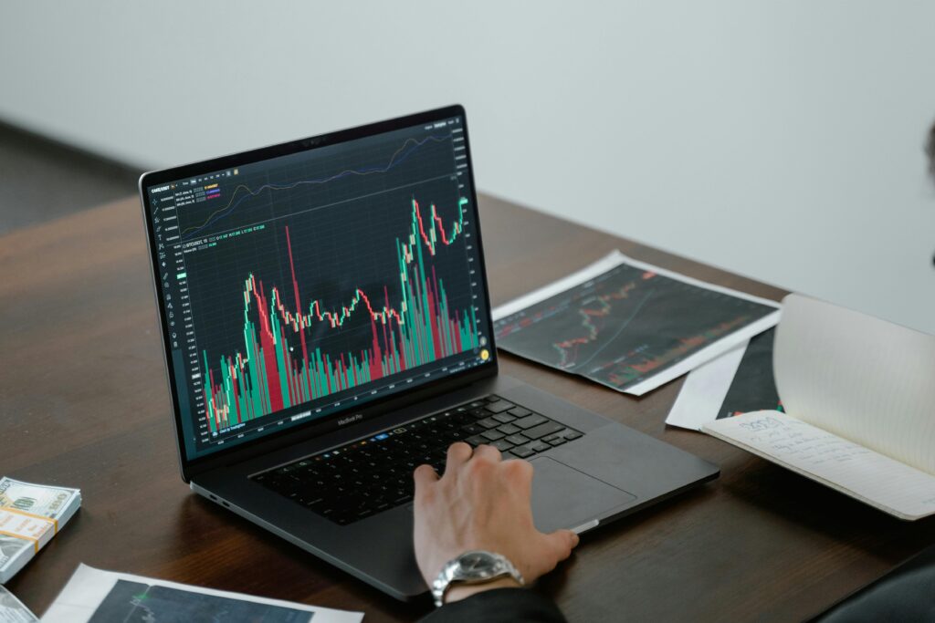 Selic em Alta: Como Montar uma Estratégia Inteligente com FIIs em 2025
