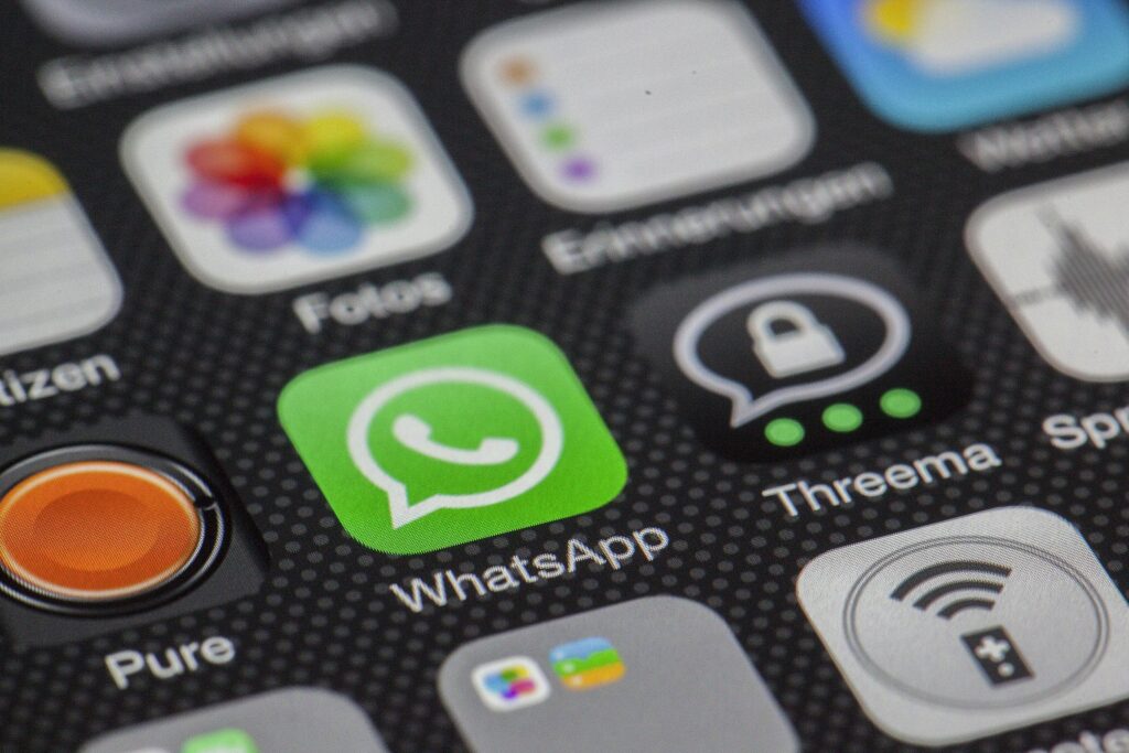 Como Recuperar Mensagens Apagadas do WhatsApp: Guia Completo de Backup e Restauração em 2025