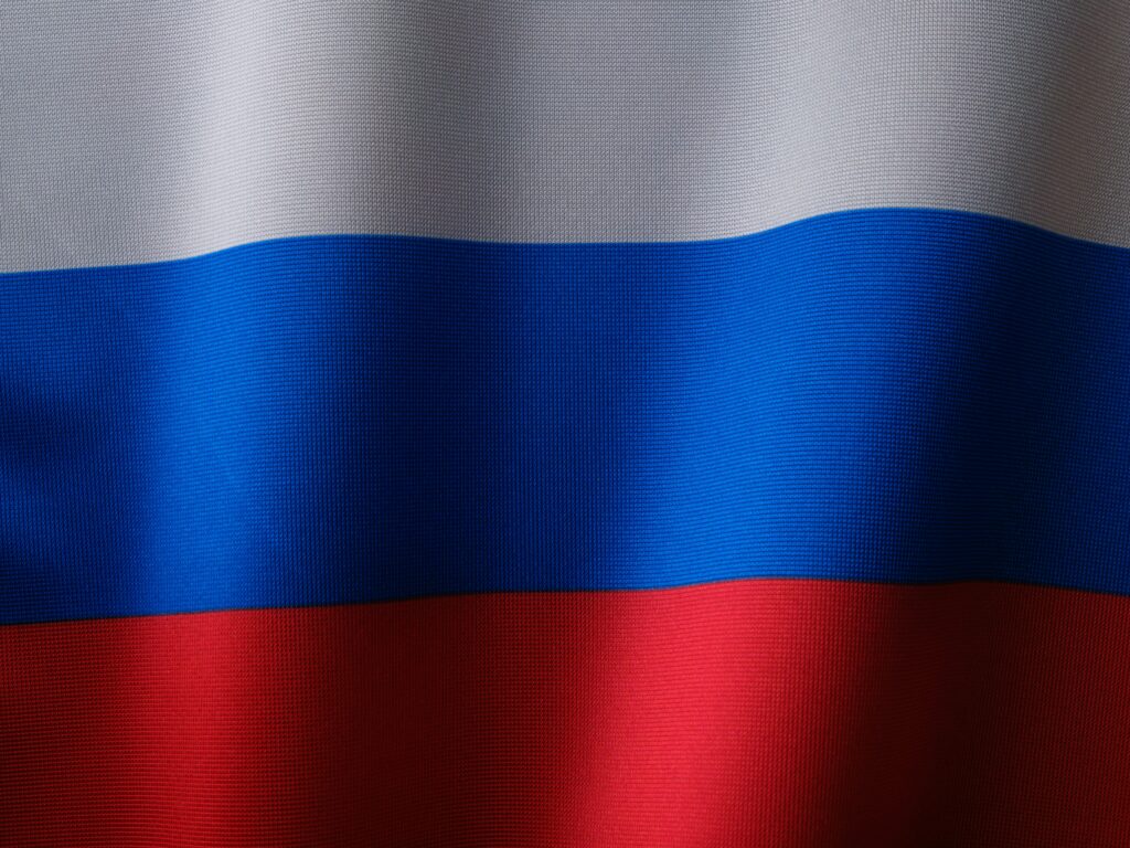 Zelensky Acusa Putin de Quebrar Trégua de Páscoa e Propõe Extensão do Cessar-Fogo