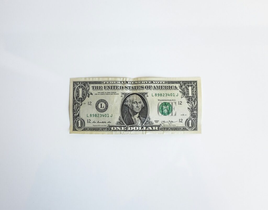 Queda do Dólar Alerta para Possível Perda de Confiança nos EUA sob Trump