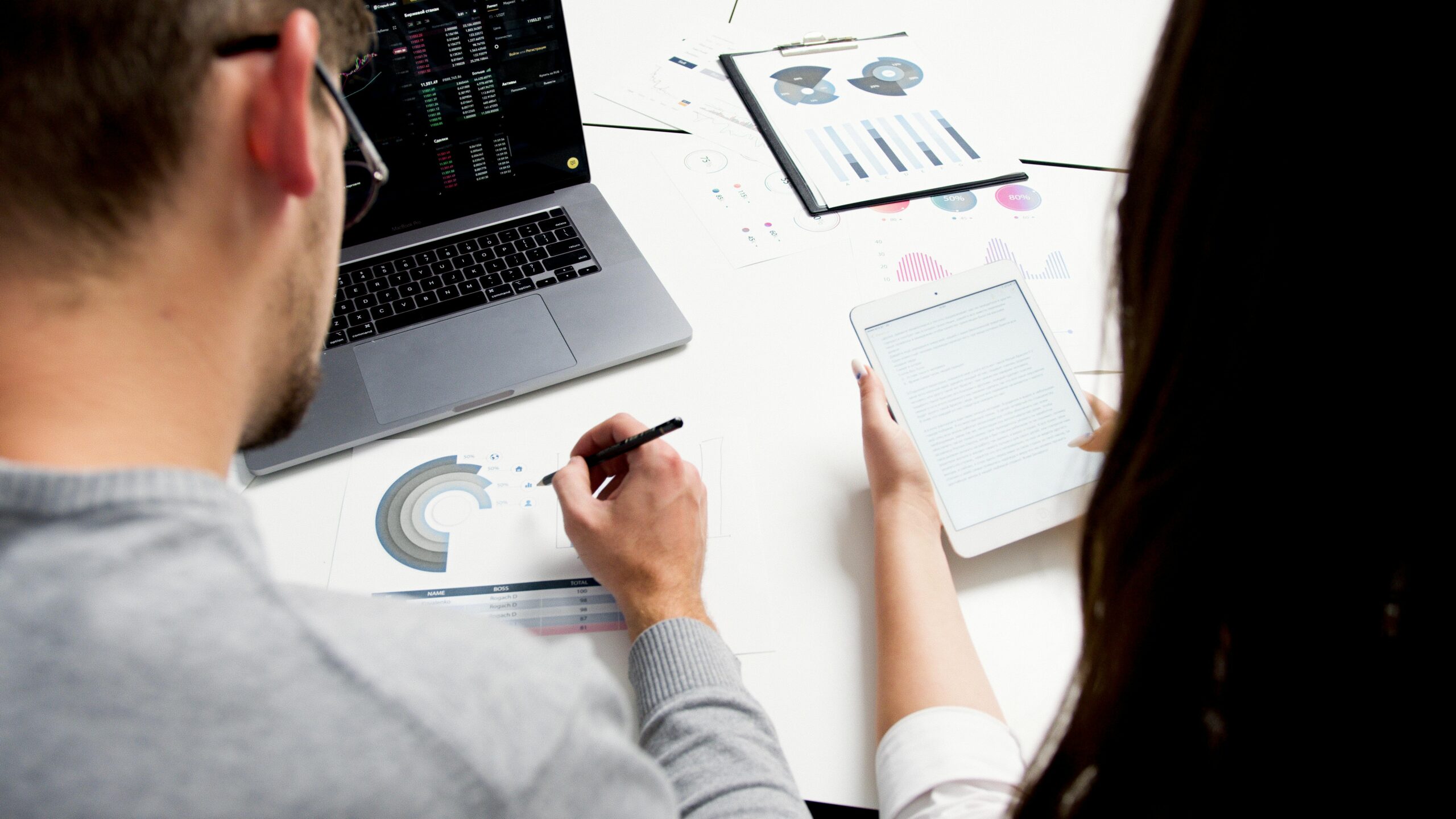 Motivos para Investir no SNFZ11: Dividendos Consistentes e Resultado Recorde em 2025