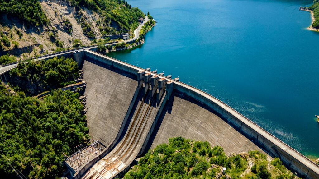 Como a Inteligência Artificial Está Revolucionando o Setor Elétrico no Brasil — Tendências, Benefícios e Desafios até 2030