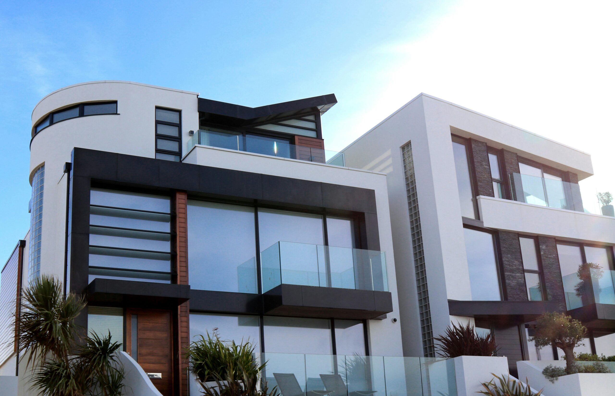 Studios de Luxo: Como Imóveis Compactos Conquistam a Classe A nas Capitais Brasileiras