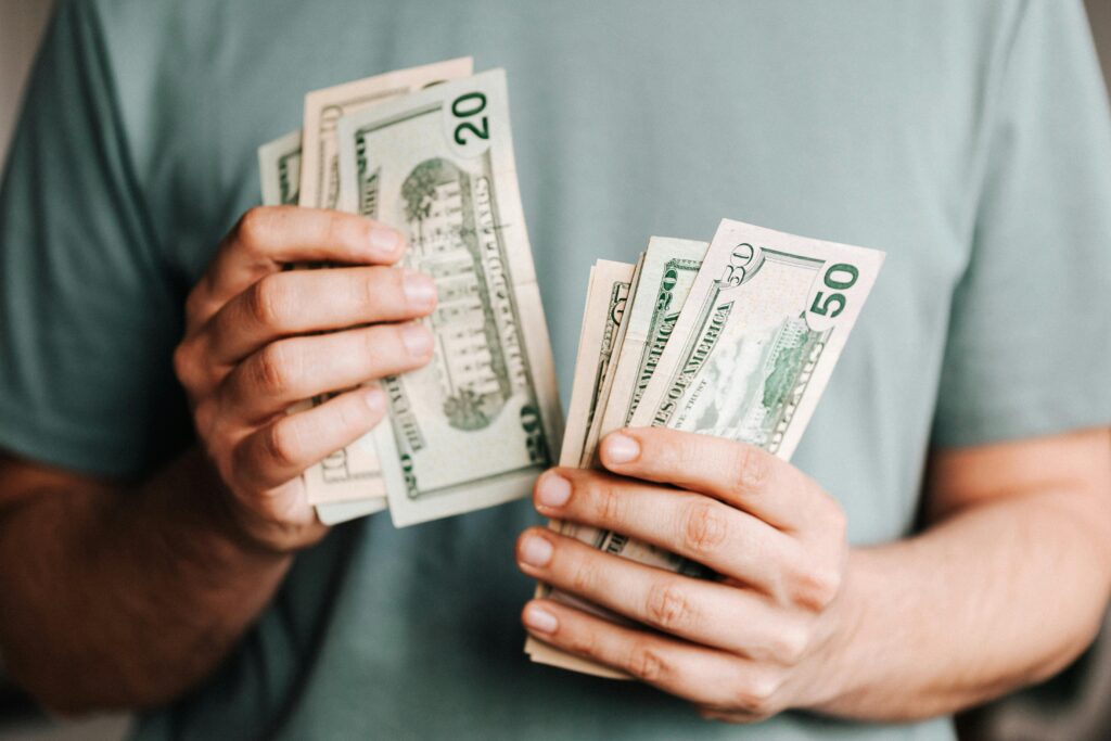 7 Estratégias Pouco Conhecidas de Como Ganhar 1.500 Reais Todos os Meses Consistentemente