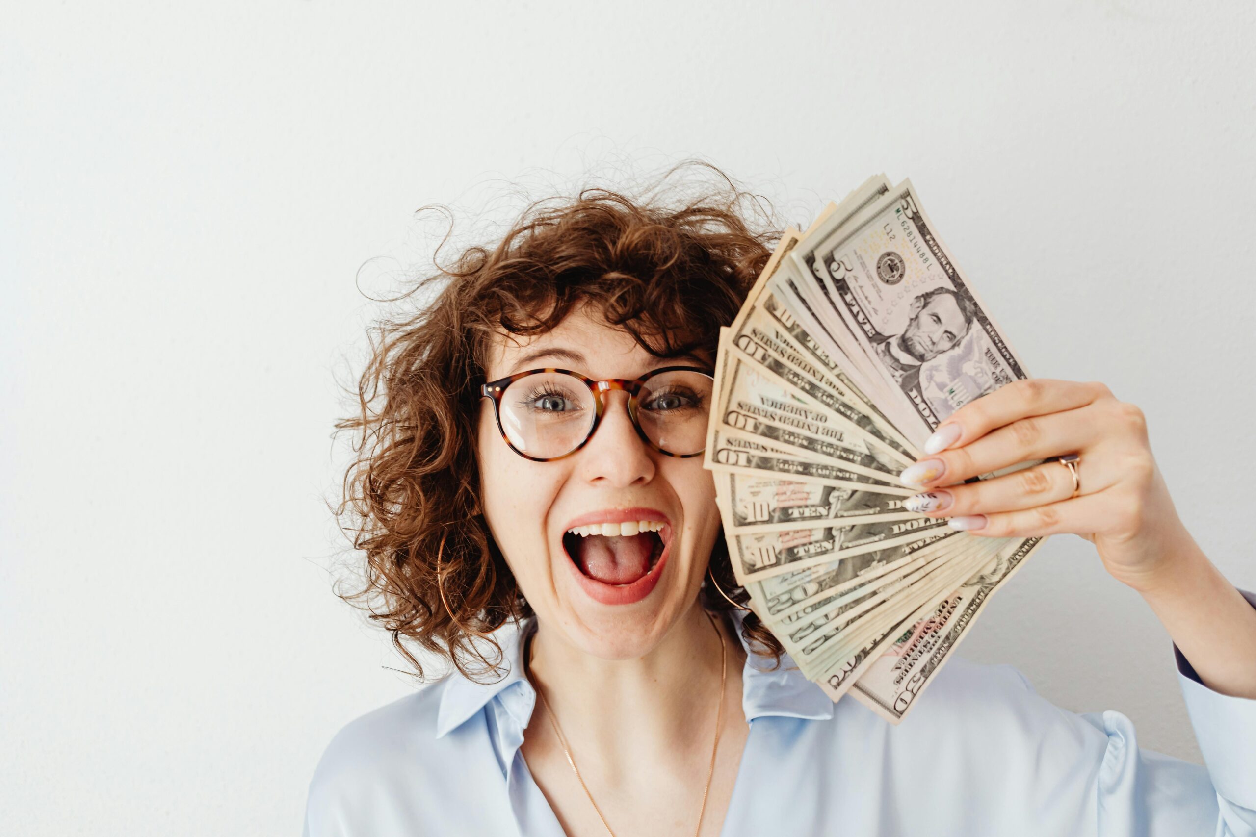 Descubra como ganhar cashback pagando boleto e economize R$842 em 3 meses