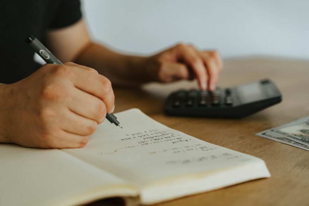 Como calcular imposto de renda sobre horas extras sem erros (e evitar surpresas no contracheque)