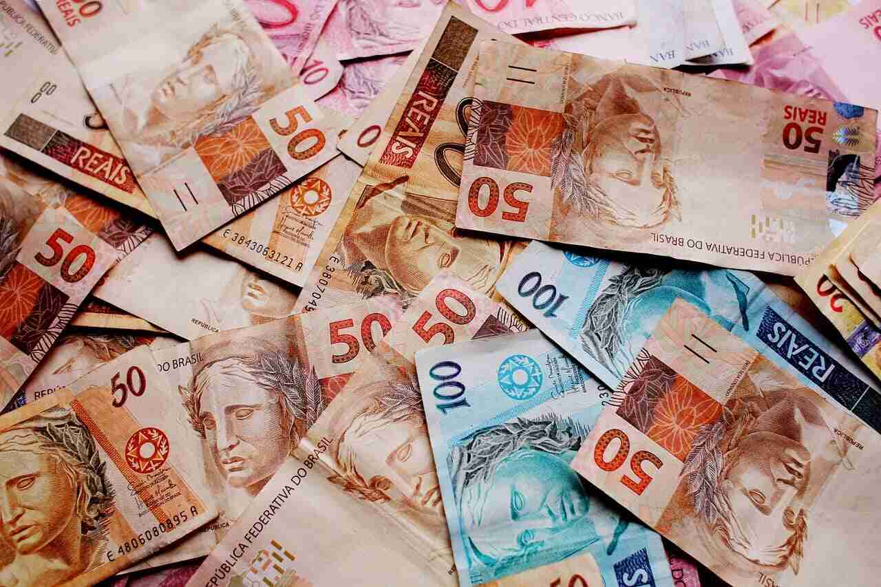 Salário Mínimo 2025: Reajuste Supera Inflação e Garante Ganho Real ao Trabalhador