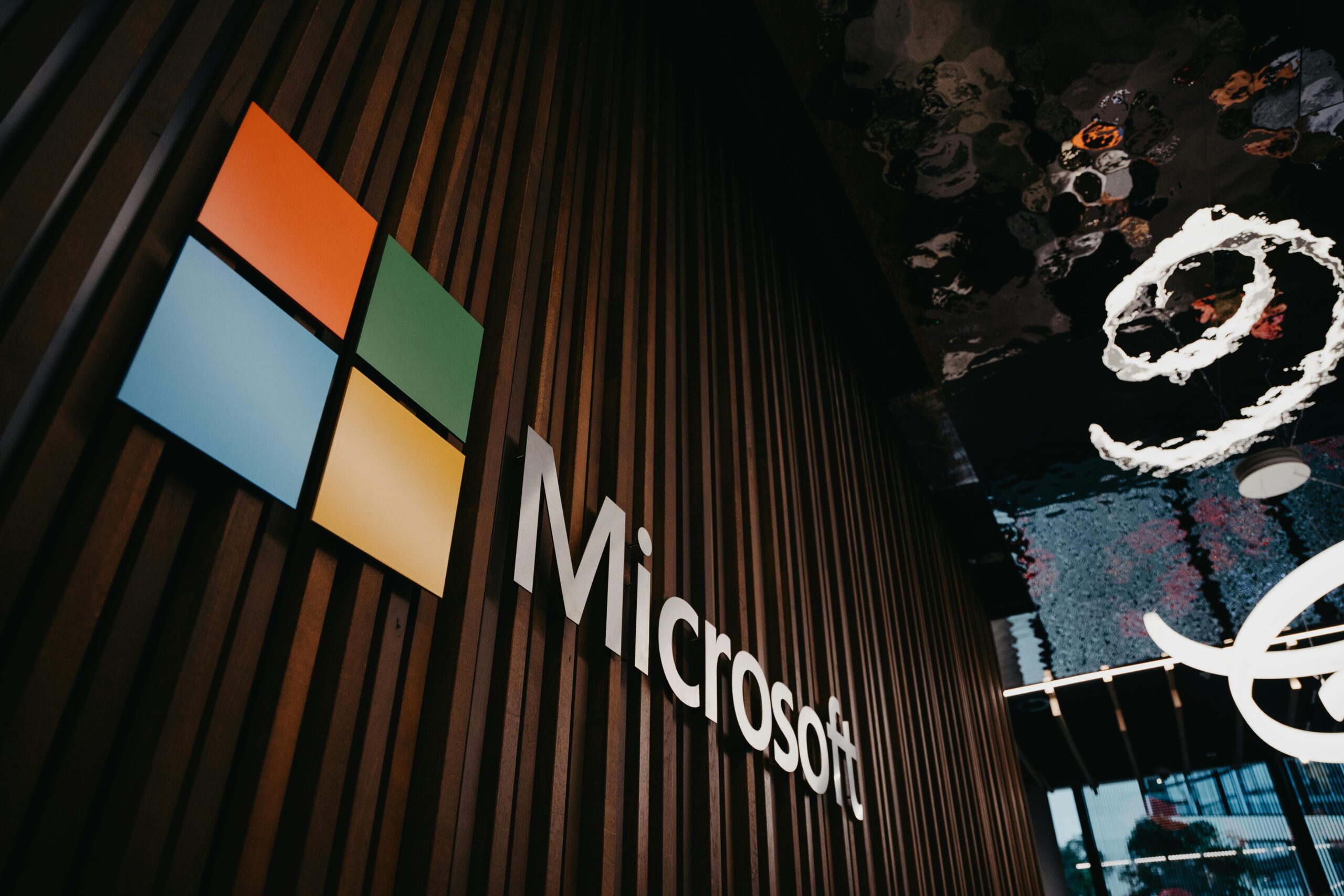 Microsoft amplia opções para manter o Windows 10 com segurança até 2026